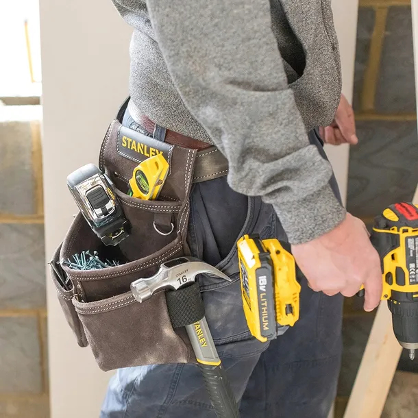 kieszen-narzedziowa-do-pasa-cechy-dodatkowe-kieszenie-otwarte-uchwyt-na-mlotek