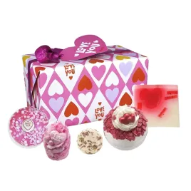 zestaw-upominkowy-love-you-bomb-cosmetics