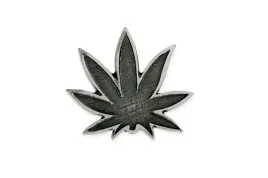 przypinka-ganja-marihuana-stalowa