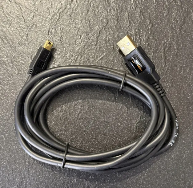 kabel-usb-2-0-amazonbasics-a-meski-do-mini-b-18-m-czarny-stan-powystawowy-stan-opakowania-zastepcze