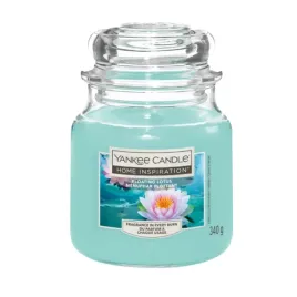 srednia-swieca-floating-lotus-home-inspiration-yankee-candle