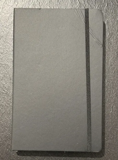 notatnik-a5-amazon-basics-czarny-bohater-inny