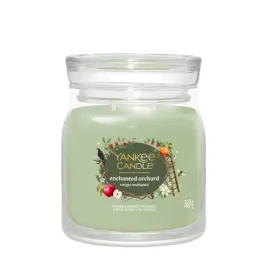 srednia-swieca-signature-enchanted-orchard-yankee-candle