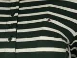 tommy-hilfiger-sukienka-paski-s-marka-tommy-hilfiger