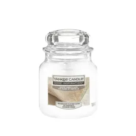 mala-swieca-white-linen-and-lace-yankee-candle
