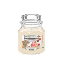 mala-swieca-strawberry-waffle-cone-yankee-candle