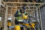 dewalt-pilarka-ukosnica-flexvolt-54v-dcs777t2-waga-z-opakowaniem-30-kg