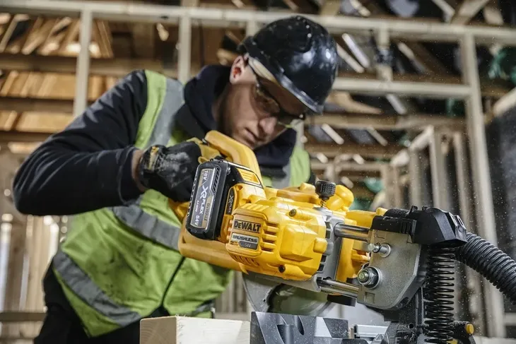 dewalt-pilarka-ukosnica-flexvolt-54v-dcs777t2-kod-producenta-dcs777t2