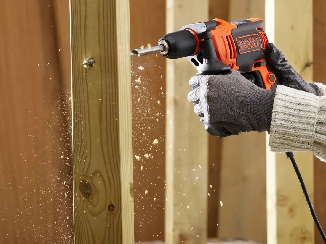 black-decker-wiertarka-udarowa-710w