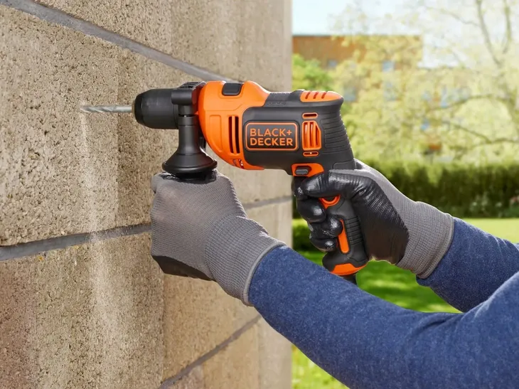 black-decker-wiertarka-udarowa-710w-typ-uchwytu-samozaciskowy