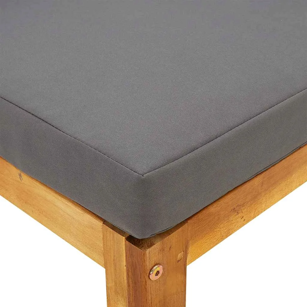 drewniana-narozna-sofa-z-poduszkami