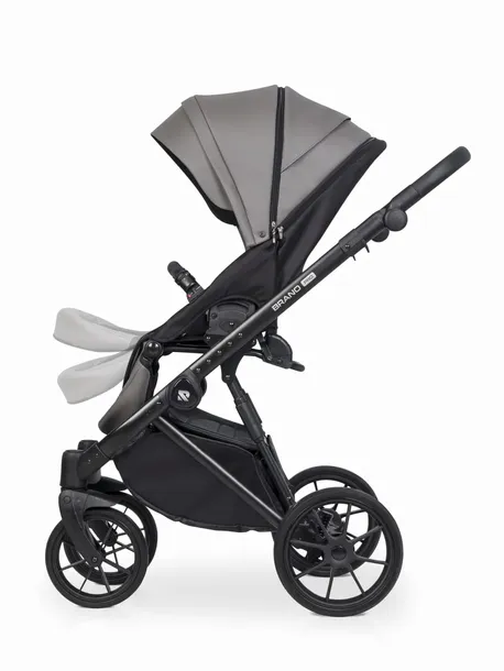 wozek-2w1-riko-brano-pro-anthracite-akcesoria-w-zestawie-oslona-na-nozki-uchwyt-na-kubek-folia-przeciwdeszczowa-materac-moskitiera-torba-do-wozka
