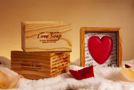 mydlo-essencias-de-portugal-serce-150g-opakowanie-z-drewna