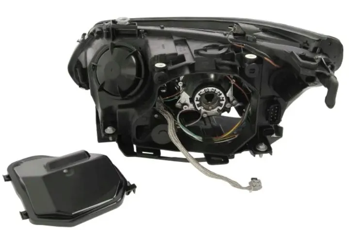 bmw-5-e60-e61-komplet-lamp-przednich-reflektory-strona-zabudowy-prawa