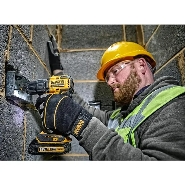 dewalt-dck2061d2t-wkretarka-dcd708-klucz-dcf809-maksymalna-predkosc-obrotowa-ii-bieg-1650-rpm