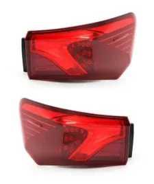 toyota-avensis-t27-15-sedan-lampy-tylne-komplet