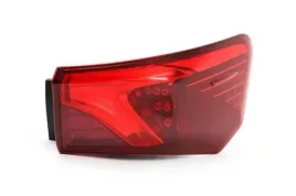 toyota-avensis-t27-15-sedan-lampa-tylna-prawa