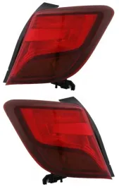 toyota-yaris-2014-2017-lampa-tylna-komplet