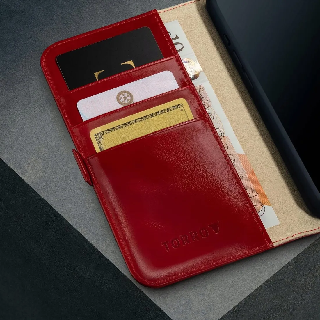 etui-z-klapka-torro-do-apple-iphone-16-pro-czerwony-stan-nowy