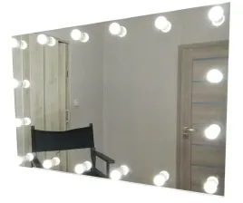 lustro-silver-do-makijazu-makeupu-120x80