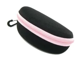 etui-na-okulary-z-karabinczykiem-rozowy-zamek