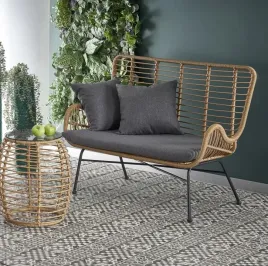 pleciona-sofa-z-rattanu-z-poduszkami