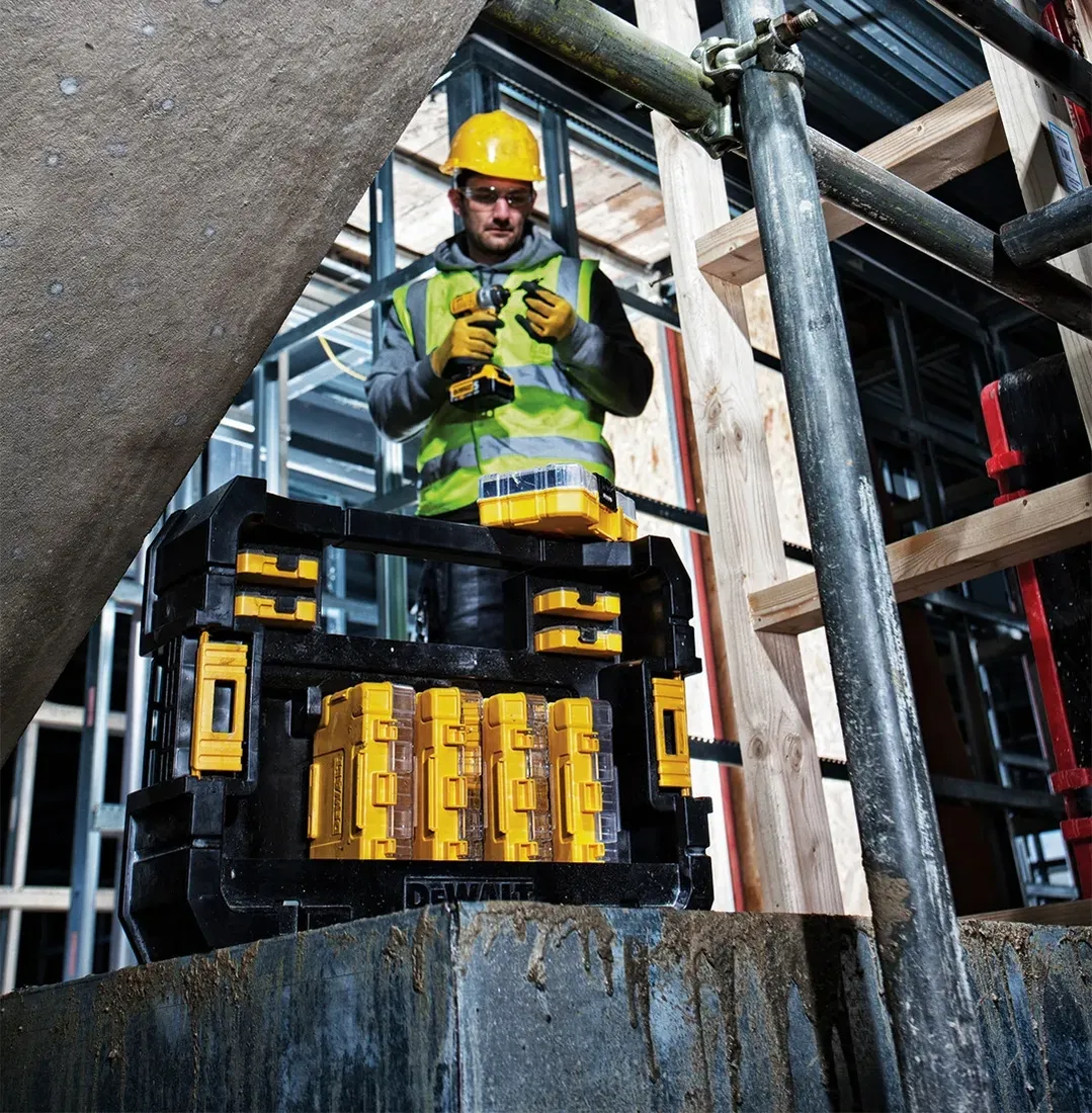 zestaw-bitow-31-czesci-dewalt-stan-nowy