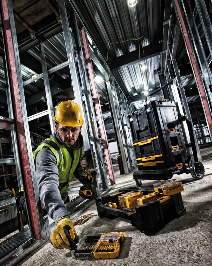 zestaw-bitow-29-czesci-dewalt-stan-nowy