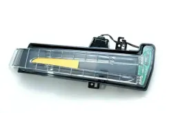 mercedes-kierunkowskaz-w-lusterko-prawy