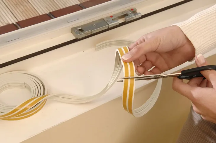 uszczelka-samoprzylepna-do-okien-pcv-tesa-e-6m-stan-nowy-kolor-biala