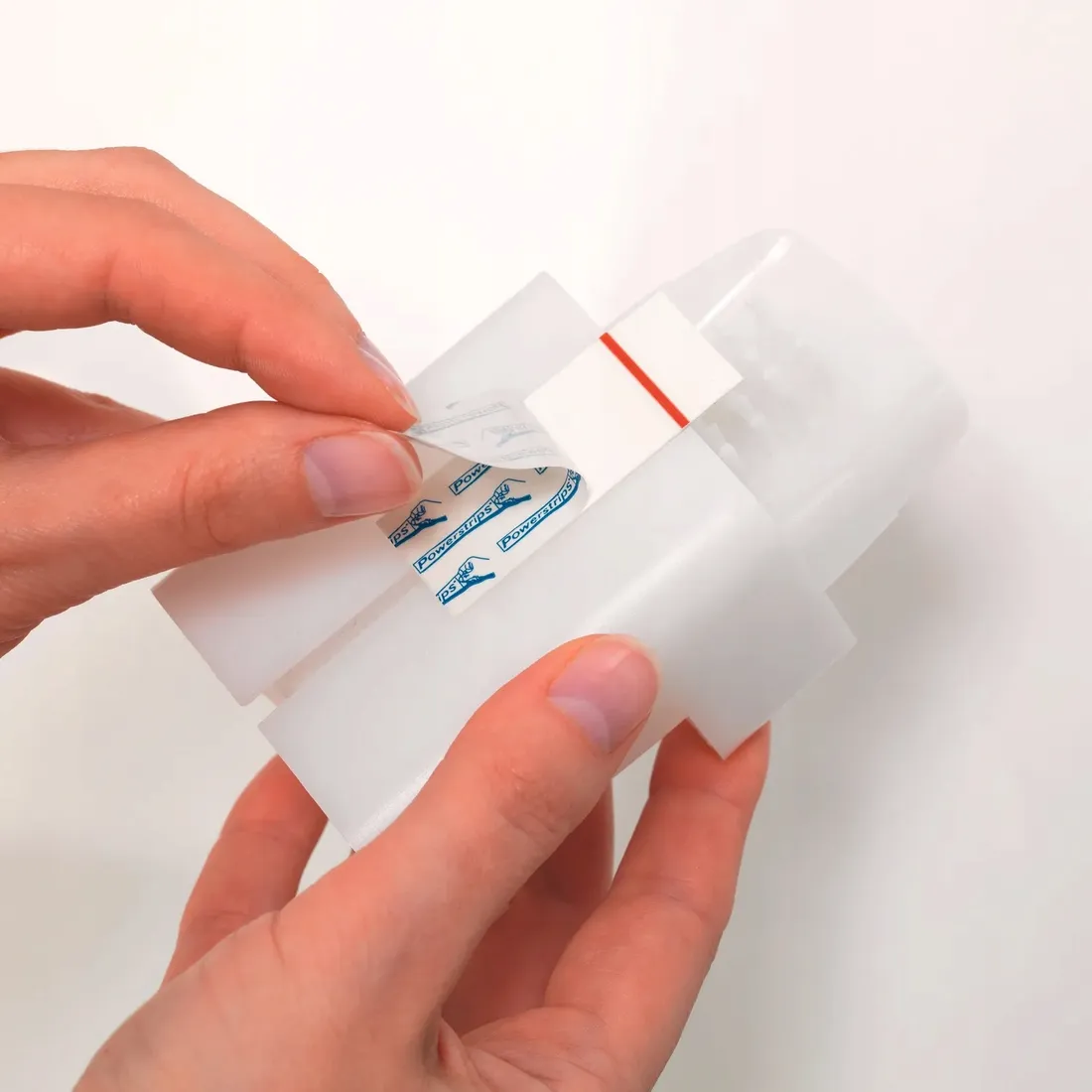 plastry-samoprzylepne-tesa-powerstrips-waterproof