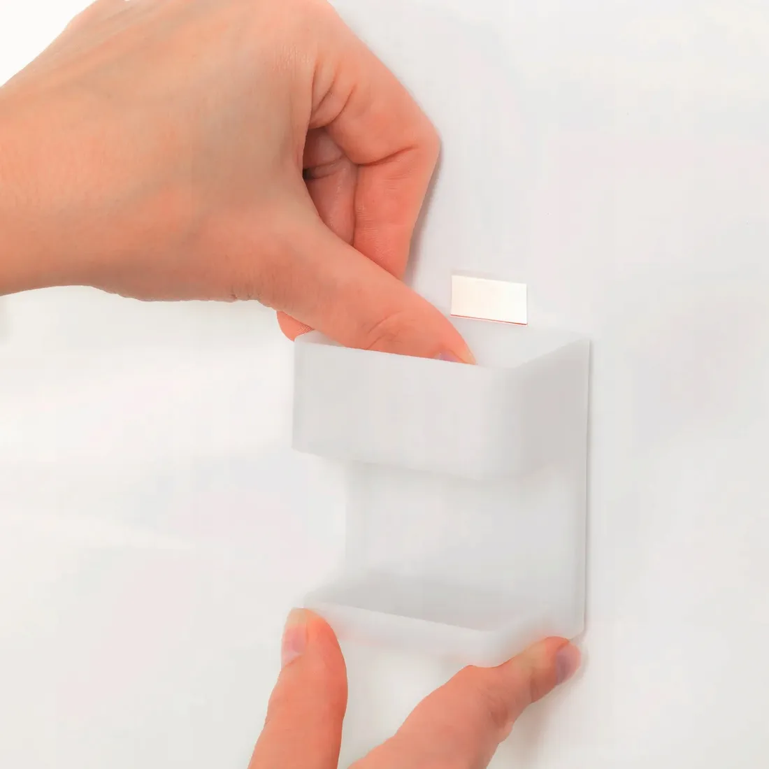 plastry-samoprzylepne-tesa-powerstrips-waterproof