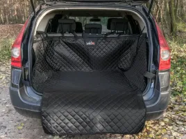 mata-uniwersalna-do-bagaznika-samochodu-kombi-dla-psa-na-podroz-pokrowiec
