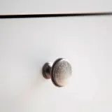 ole-biala-szafa-2d2s-matowa-rodzaj-drzwi-uchylne