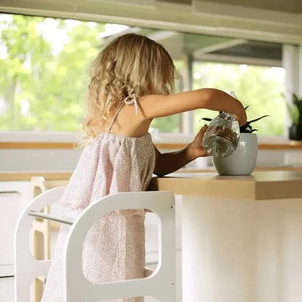 pomocnik-kuchenny-bialy-bohater-brak-stan-nowy