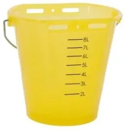 wiadro-do-pojenia-cielat-food-safe-ze-skala-8-l-transparentne-zolte