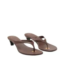 mango-z-detalami-sandaly-z-paskiem-w-ksztalcie-litery-t-brazowe-r37