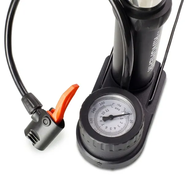 nozna-mini-pompka-do-roweru-z-manometrem-waga-300-g