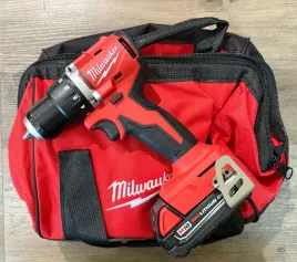 milwaukee-3601-21p-m18-wiertarko-wkretarka-18v-bezszczotkowa-aku-2-0ah