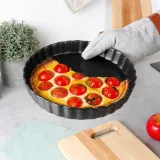 forma-do-tarty-ceramiczna-czarna-245-cm-material-ceramika