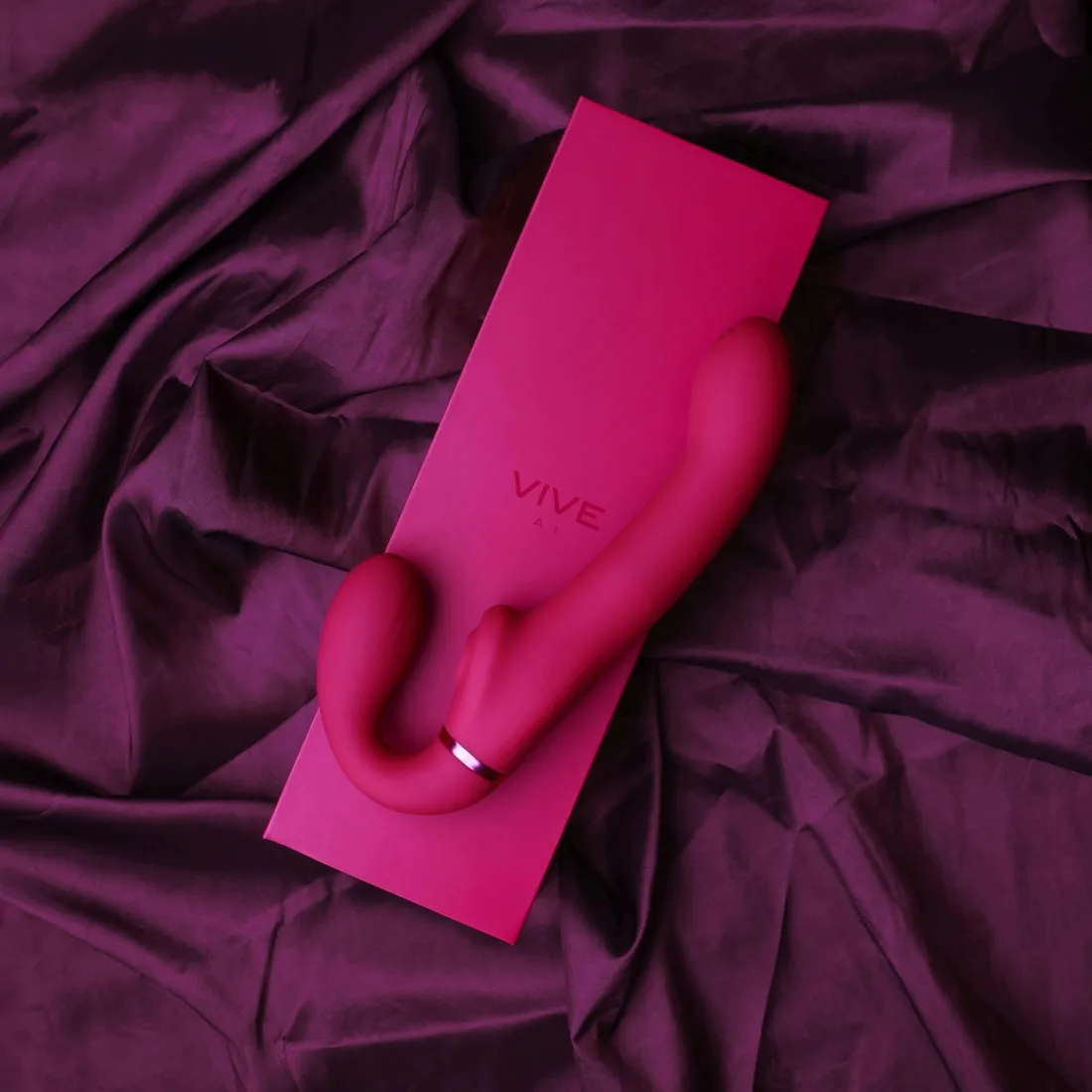 ai-dual-vibrating-and-air-wave-tickler-strapless-strapon