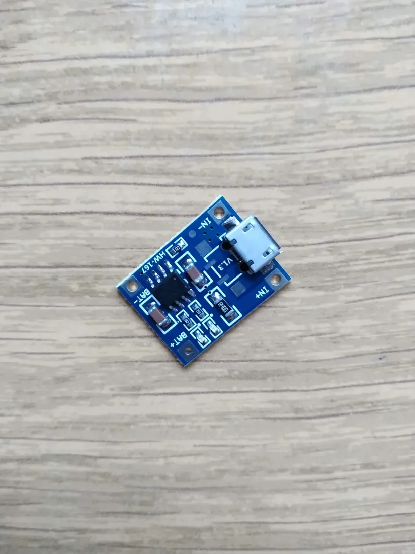 ladowarka-akumulatorow-li-ion-tp4056-5v-micro-usb