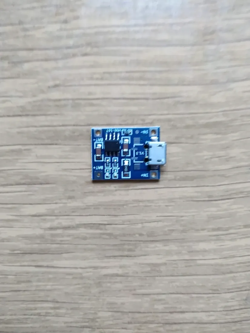 ladowarka-akumulatorow-li-ion-tp4056-5v-micro-usb