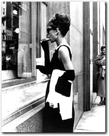 obraz-audrey-hepburn-scena-z-filmu-sniadanie-u-tiffany-ego-40x50-cm