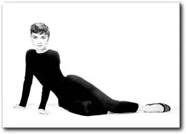 obraz-audrey-hepburn-lezaca-120x85-cm