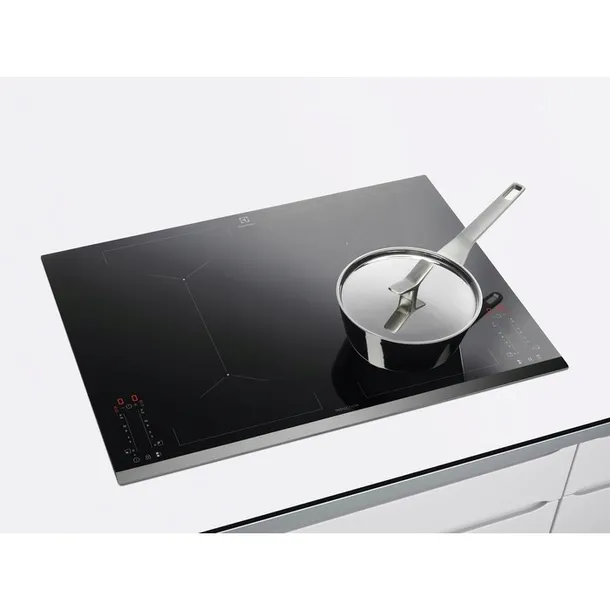 electrolux-plyta-indukcyjna-eiv63443-komunikacja-lampka-kontrolna-sygnal-dzwiekowy-minutnik-timer