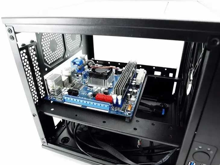 obudowa-thermaltake-core-v1-cube-case-czarny-zasilacz-w-zestawie-nie