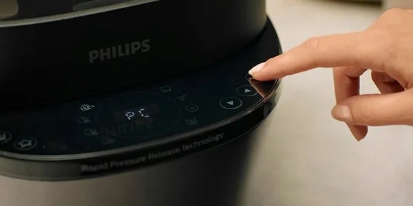 multicooker-philips-hd2151-40-1000w-czarny-bezpieczenstwo-nozki-antyposlizgowe