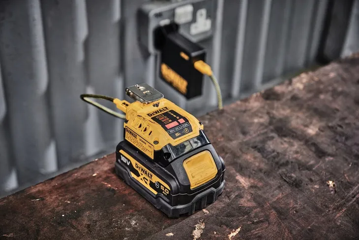 dewalt-adapter-usb-do-akumulatorow-dcb094k-certyfikat-ce-kod-producenta-dcb094k