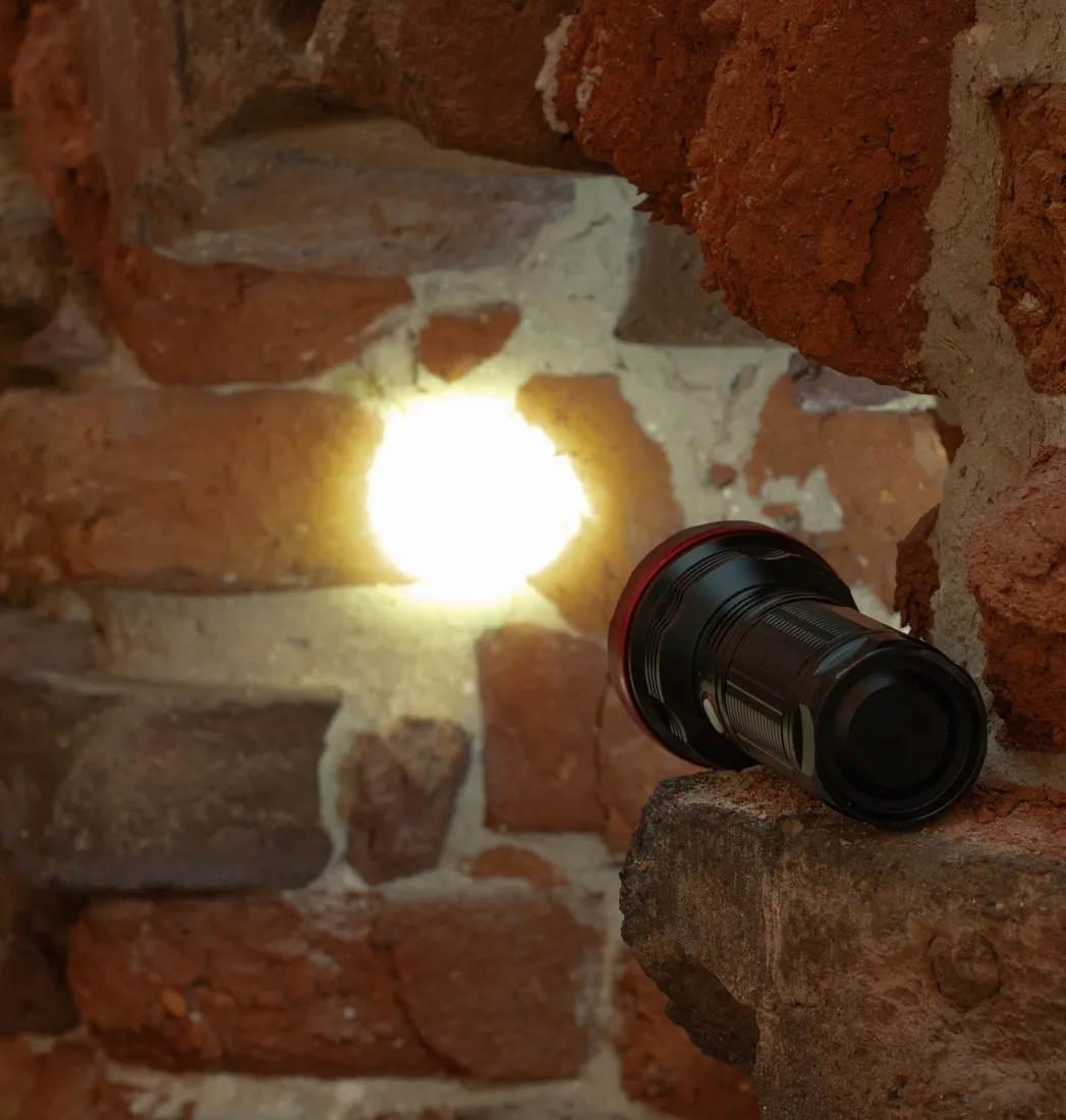 latarka-klasyczna-vayox-2000-lm-led-waga-473-g